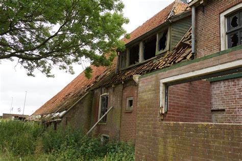 Verlaten Boerderij Friesland House Styles Cabin House