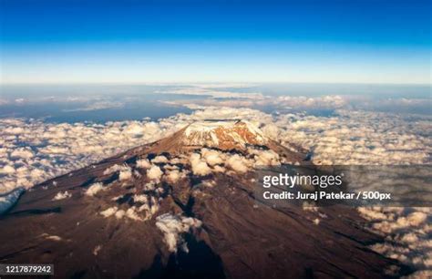 Mount Kilimanjaro Top View Photos and Premium High Res Pictures - Getty ...