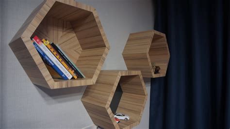 Шестигранные книжные полки / Hexagon bookshelf - YouTube