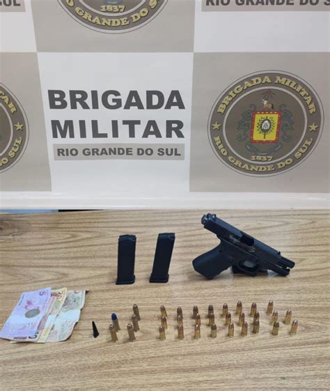 Brigada Militar Pega Criminoso Andando Arma E Drogas Em Canoas