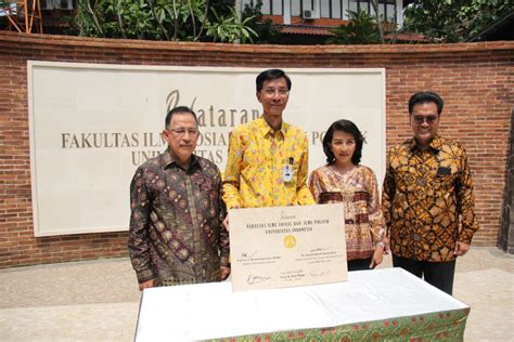 Persembahan Give Back Program Pelataran Fisip Ui Fakultas Ilmu