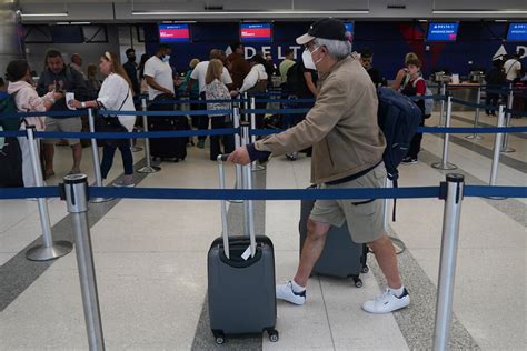 American Airlines Cuts Flights Due To Pilot Shortages Long Island Ny