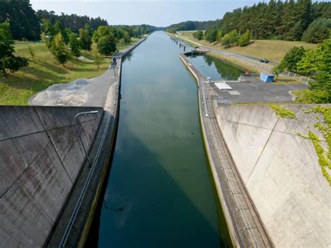 Main Donau Kanal Nach Schiffsunfall Blockiert SN At