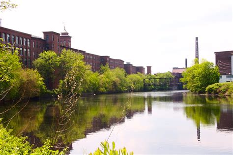 Clock Tower On The Nashua River This Is Clocktower Place Flickr