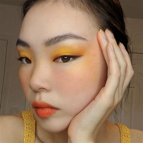 The Most Flattering Yellow Eyeshadow Looks