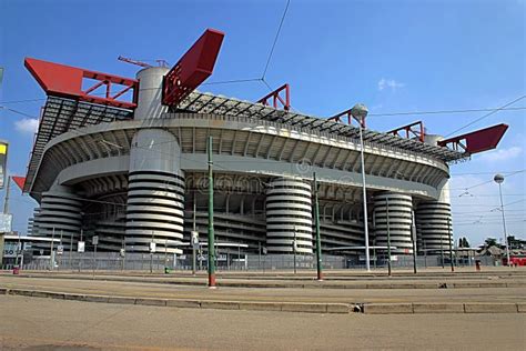 San Siro stadion fotografering för bildbyråer Bild av milan 15925697