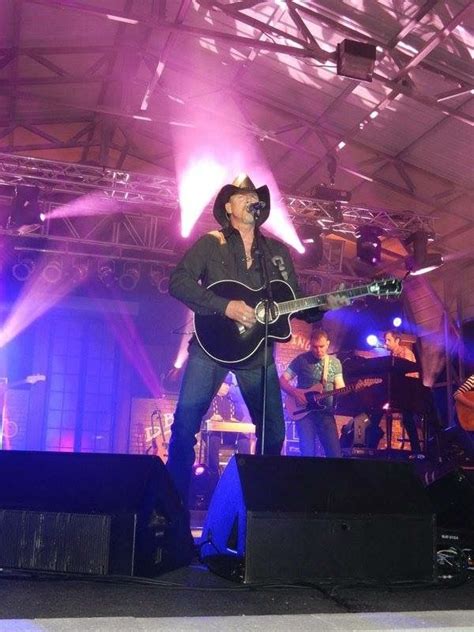 Pin by Mary J on Trace Adkins ll | Country singers, Trace adkins, Singer