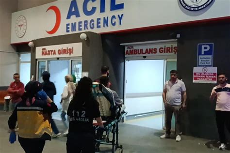 17 yaşındaki genç sokak ortasında önce darp edildi ardından bıçaklandı