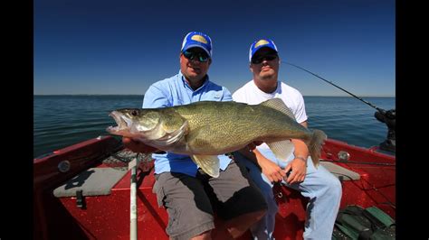 Walleye Fishing On Montanas Fort Peck Youtube