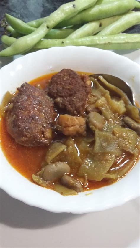 Hago Lo Que Quiero Con Mi Puchero Potaje De Habas Con Albondigas De