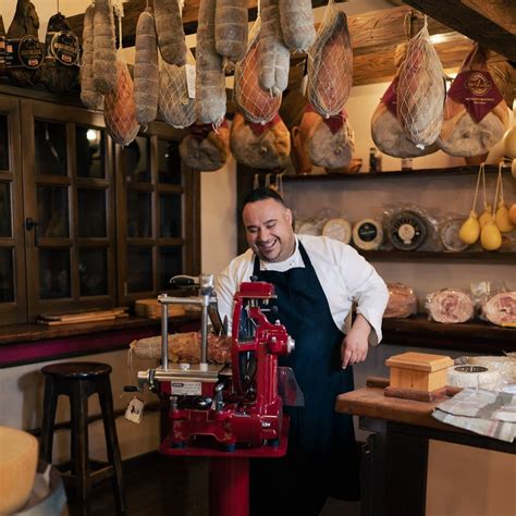 Chi Siamo Due Vite Restaurant Baia E Latina Caserta