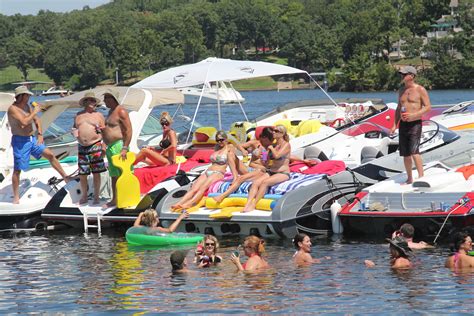 Party Cove at the Lake of the Ozarks, MO | Great vacation spots, Float