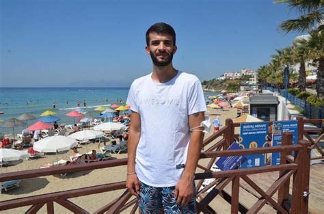 Kuşadası nda sıcak havada plajlar doldu Tatil Seyahat Haberleri