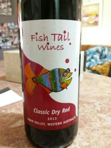 Fish Tail Classic Dry Red Vivino US