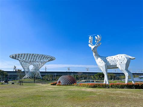 【台南景點】沙崙綠能科技示範場域 Ig打卡超夯～ 巨大白鹿and太陽能樹！近台南高鐵and三井outlet！ 用快門記錄著生活