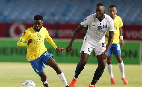 Mamelodi Sundowns Coach Heaps Praise On Lesedi Kapinga After