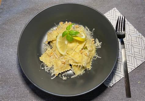 Ravioli mit Lachs Ricotta Füllung