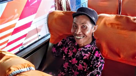 Tersisa Penumpang Bapak Ini Saja Sugeng Rahayu Parkir Menuju