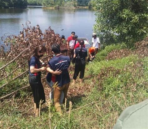 Myvi Terbabas Masuk Tasik Pemuda Ini Tak Fikir Panjang Terjun