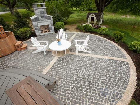 Cobblestone Style Concrete Pavers Form The Foundation Of A Circular