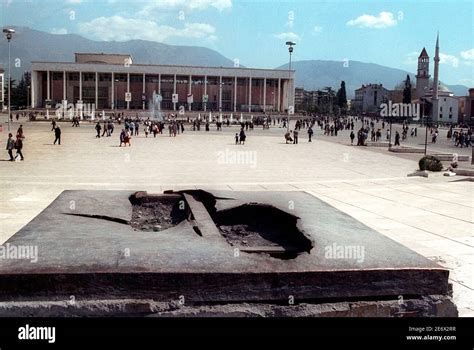 Albania Hoxha 1991 Hi Res Stock Photography And Images Alamy