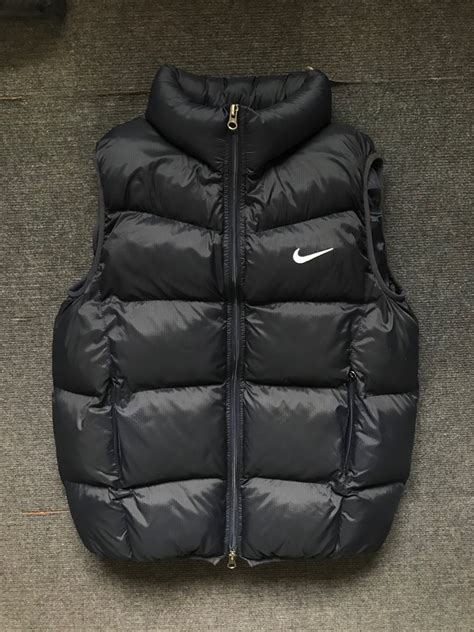 NIKE PUFFER VEST, Men's Fashion, Coats, Jackets and Outerwear on Carousell