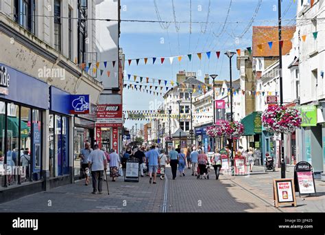 Worthing West Sussex Uk Shoppers In Montague Street Stock Photo Alamy