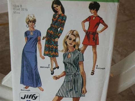 70s Vintage Jiffy A Line Dress Mini Or Maxi Keyhole Opening 8722 Sewing