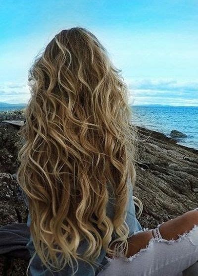 Beach Blonde Hairstyles You Can Try All Year Round