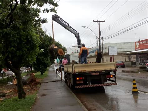 Gdf Presente Faz A O Emergencial Em Ruas De Ceil Ndia Ap S Vendaval