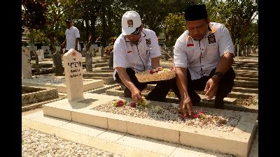 Pks Hormati Jasa Pahlawan Pks Malang Ziarah Ke Makam Pahlawan Usai