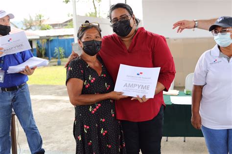 Jornada De Entrega De Capital Semilla En Bocas Del Toro AMPYME