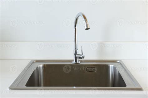 stainless steel kitchen sink 15748680 Stock Photo at Vecteezy