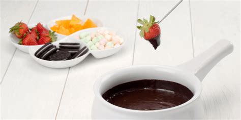 What to Dip in Chocolate (The 15 Must-Try Ideas)