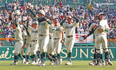 朝日新聞 映像報道部 On Twitter 【センバツ写真まとめ】報徳学園 逆転で決勝へ 大阪桐蔭は連覇逃す Asahi