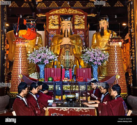 Chenghuang Miao Temple The City God Temple Near Yuyuan Garden