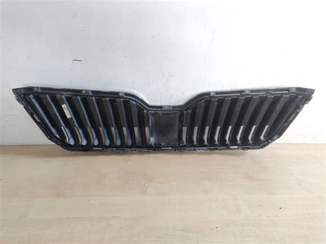 Skoda Superb Atrapa Zderzaka Grill V B