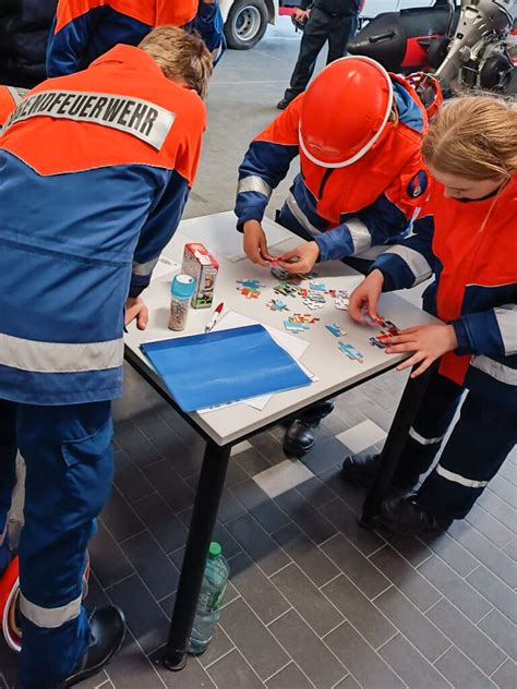 Spannung Spaß und Teamgeist Stadtjugendfeuerwehr Lehrte fährt