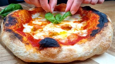 Neapolitan Pizza Made Easy How To Make Neapolitan Pizza At Home Youtube