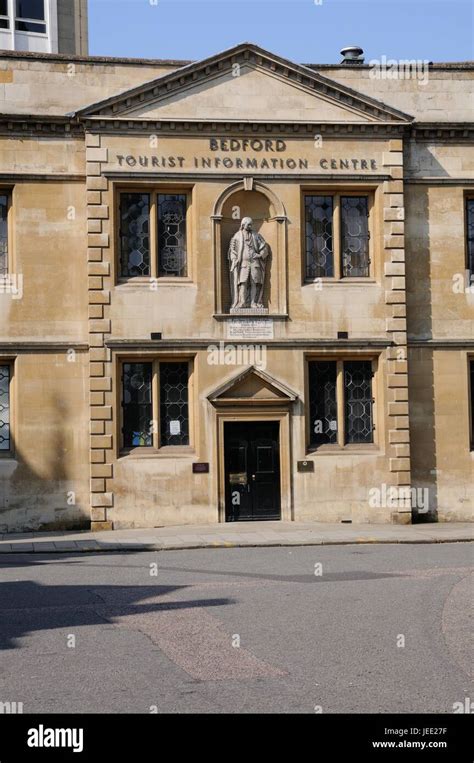 Bedford town hall hi-res stock photography and images - Alamy