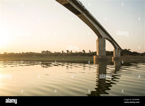 El Hermoso Puente Pali En El R O Chambal Que Conecta Madhya Pradesh Y