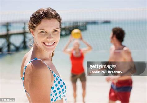 Beach Volleyball Pics Photos And Premium High Res Pictures Getty Images