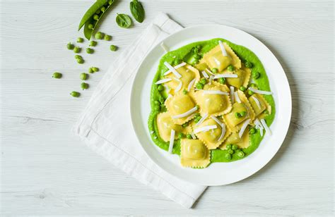 Burrata And Chards Ravioli With Creamed Pea And Basil Buitoni Fresco