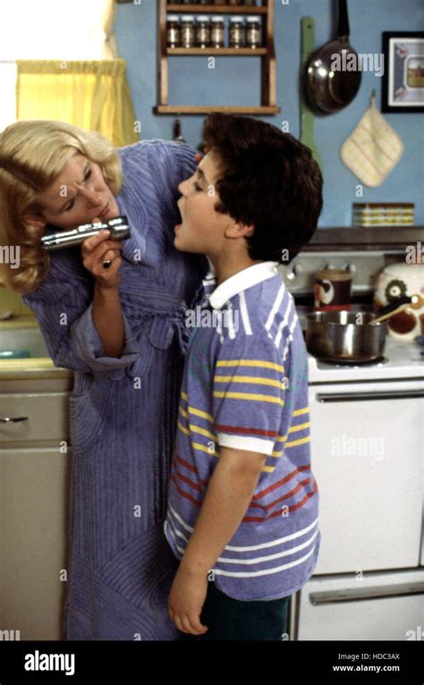 Wonder Years Alley Mills Fred Savage 1988 93 Stock Photo Alamy