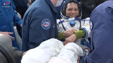 Nasa Astronaut Returns To Earth After Days In Space A Us Record