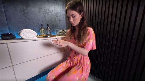 Shy And Very Horny Pt VR Porn Video VRPorn