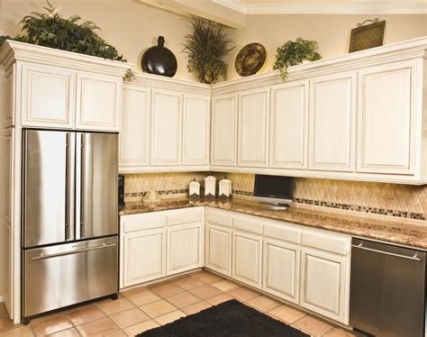 Above Cabinet Decor Kitchen Modern Decorating Above Kitchen Cabinets