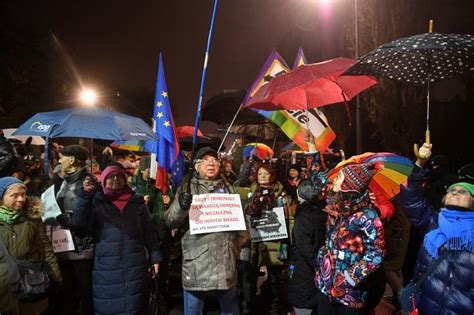 Protest pod domem Jarosława Kaczyńskiego ESKA pl