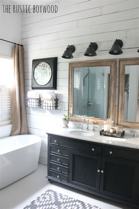 Large Farmhouse Bathroom At George Barger Blog