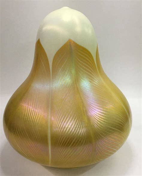 At Auction Quezal Pulled Feather Art Glass Lamp Shade